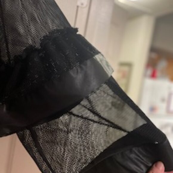 Ladies Shortie Net Top with bell sleeves - Picture 2 of 4